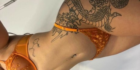 kimwittt nude model pictures