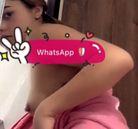 Caramelito model erotic image