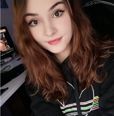 Lunateac sexy pornstar photo