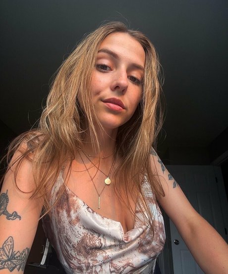 ASMR Rebecca pornstar pretty picture