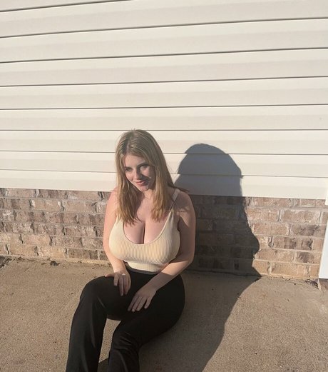 Haley Z top actress pictures