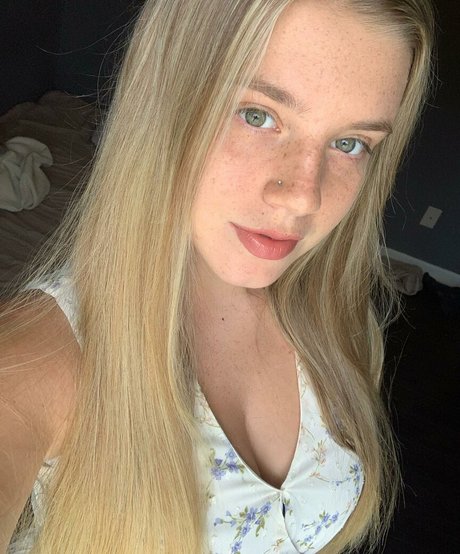 Haley Z pornstar erotic archive