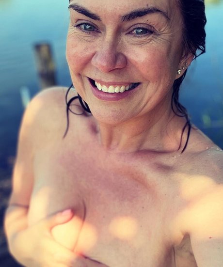 Amanda Lamb porn model galleries