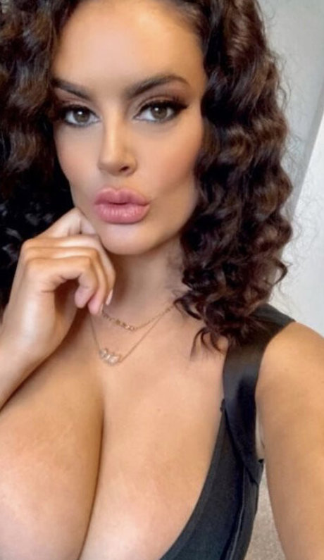 Elleford_ model naked pics