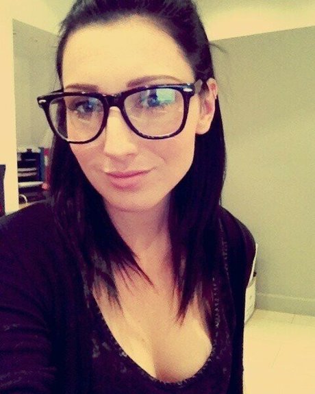 Slashleen nude model pics