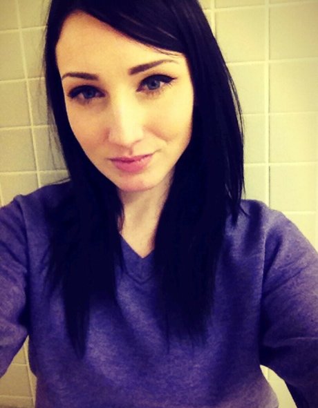 Slashleen nude pornstar picture