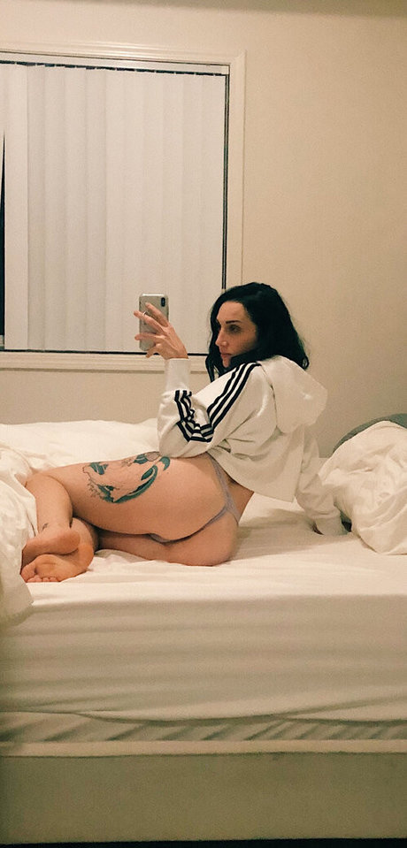 Slashleen adult star image