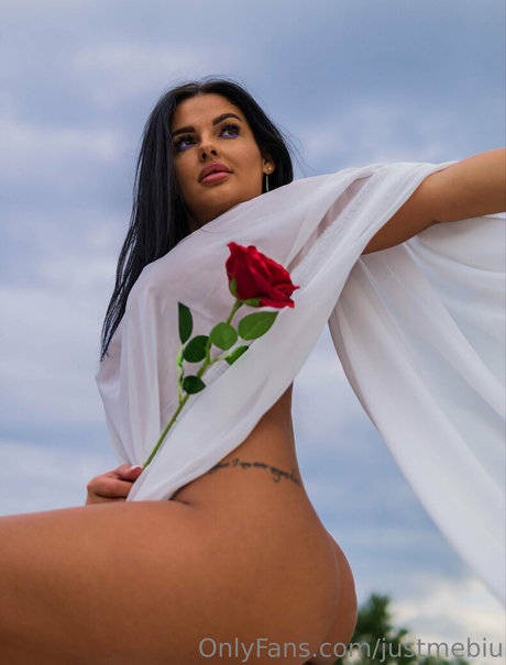 Justmebiu nudes actress picture