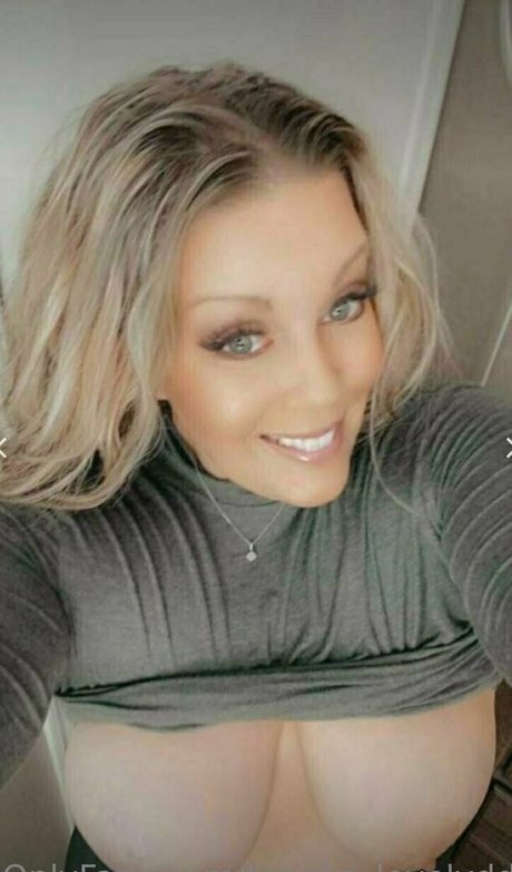 brooke lovelydd model top images