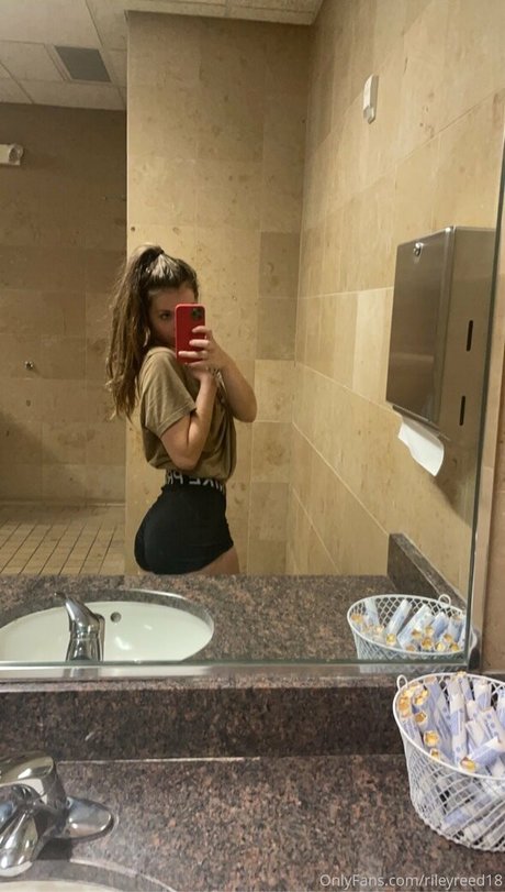 lanarhoads18 Profile pic