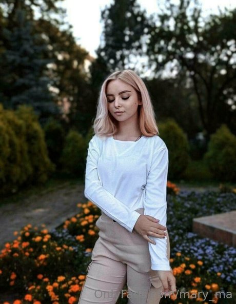 mary ma perfect model photo