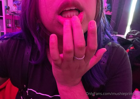 geekie boos adult model photos