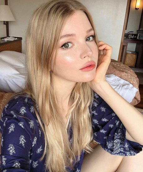 Lili Johansson star beautiful picture