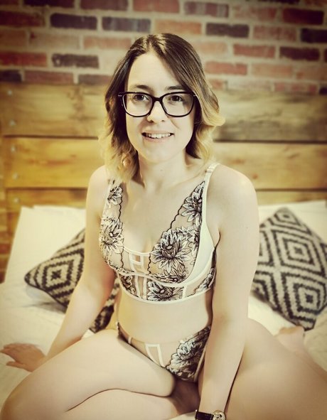 Innocenthotwifexxx beautiful actress picture