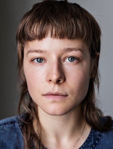 Emma D arcy beautiful star img