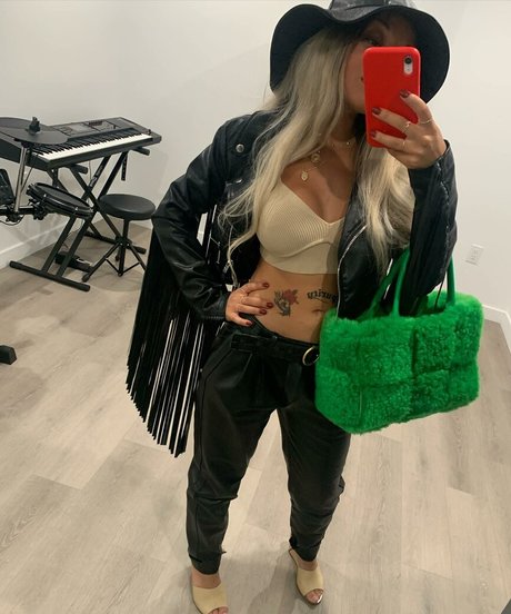 Ericka Bozeman star art pics