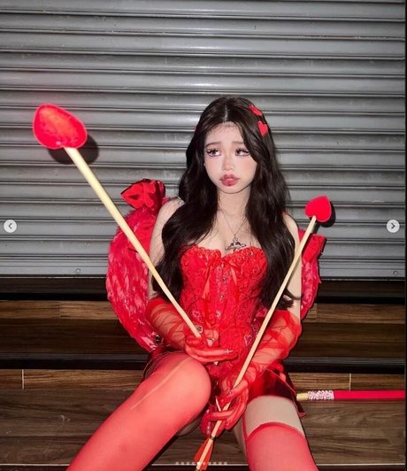 amberrllo star nudes img