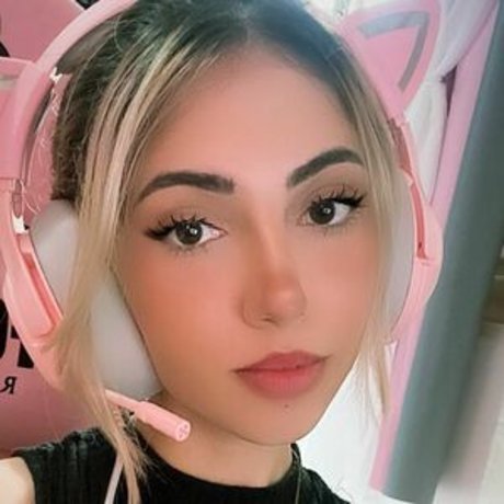 naathys nudes model image