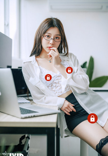 caroline jvid best actress pictures