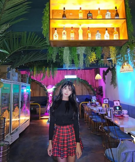 jinnytty model porn pic