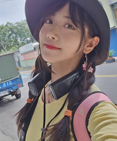 jinnytty star erotic photo