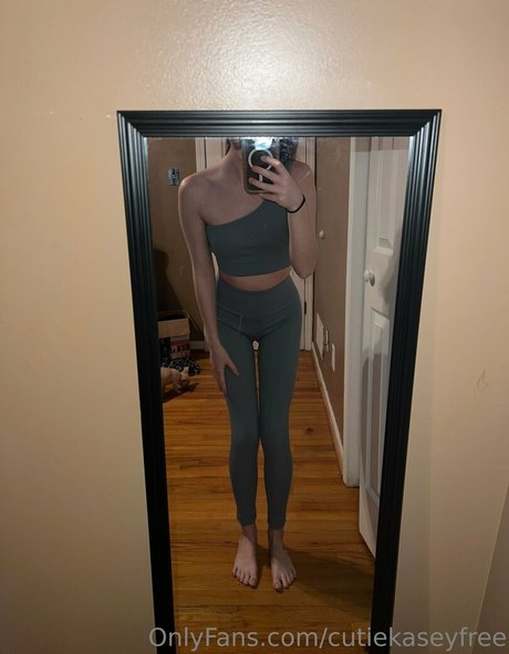 cutiekaseyfree model nice photo