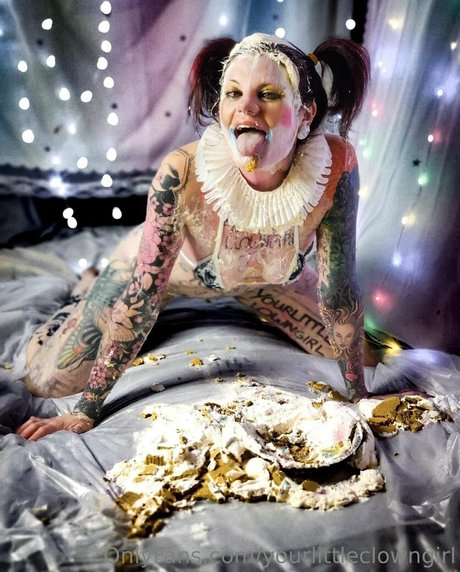 yourlittleclowngirl erotic actress archive