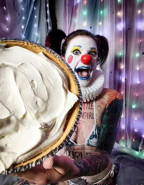 yourlittleclowngirl best actress pic