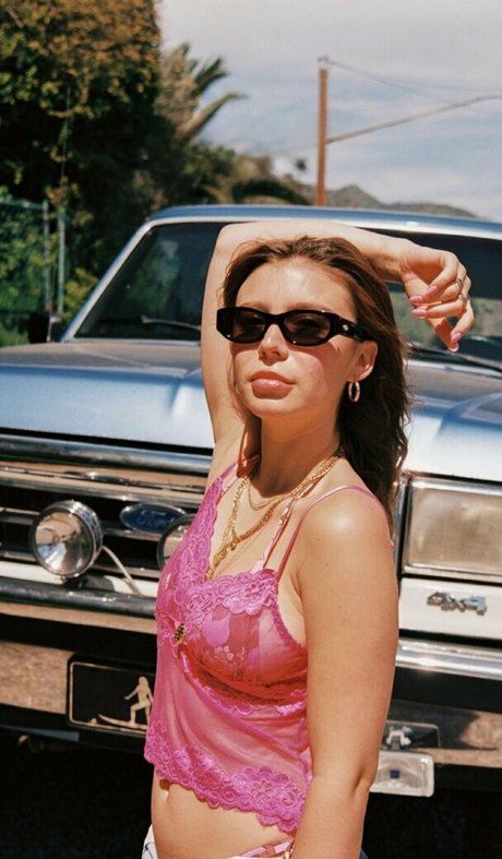 Genevieve Hannelius model naked galleries