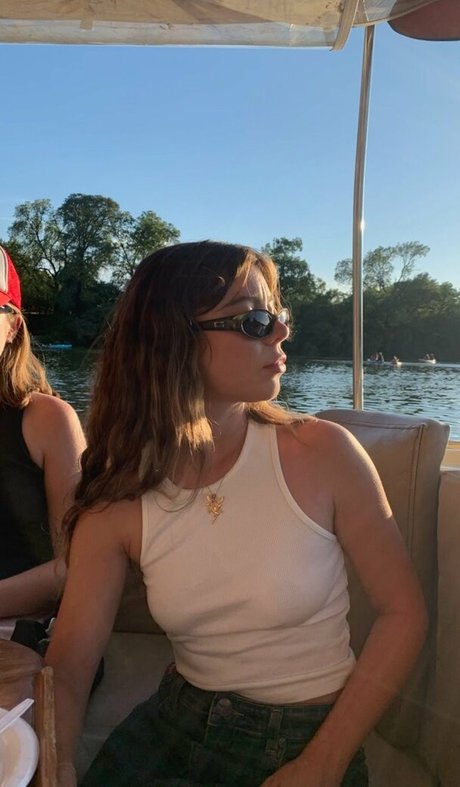 Genevieve Hannelius xxx model photos