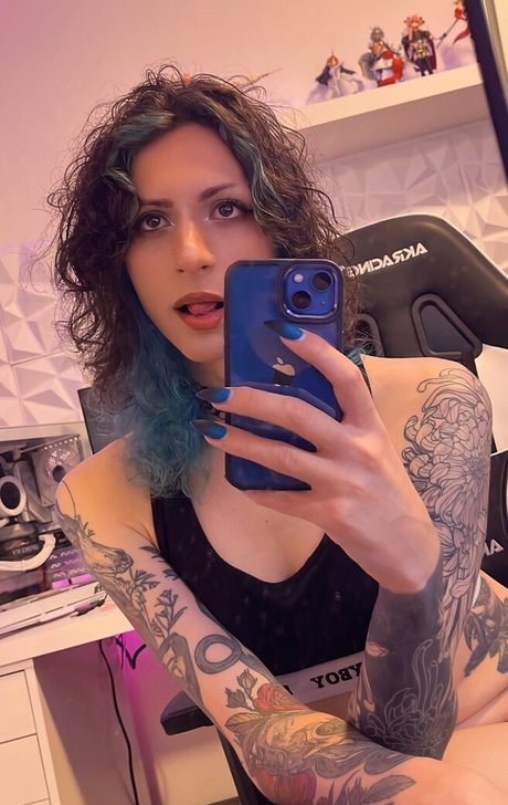 ghostyygoth beautiful model picture