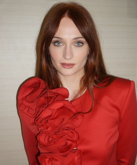 Sophie Turner adult star photos