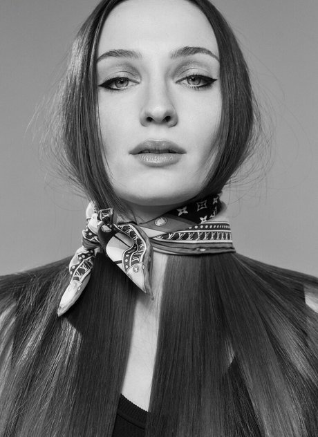 Sophie Turner pretty pornstar photo