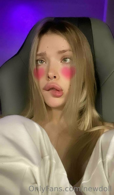 newdoll nudes actress pictures