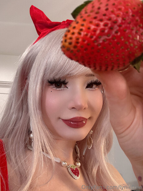 lyniefree model art picture