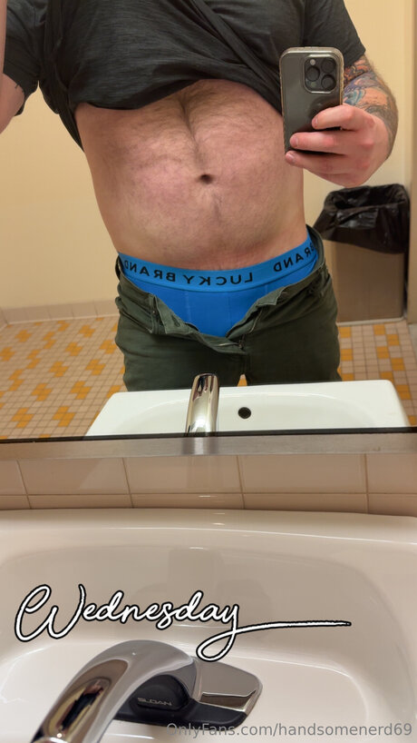 Handsomenerd69 beautiful star picture