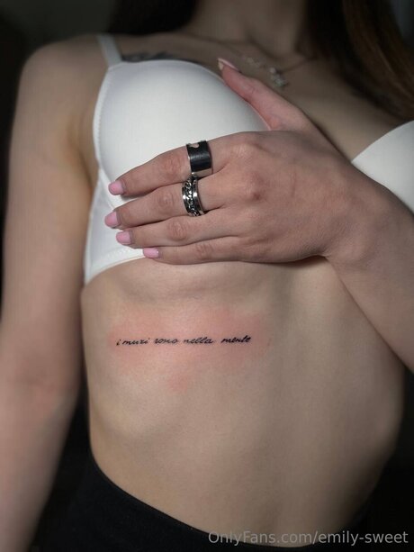 Emily Sweet high quality actress photos