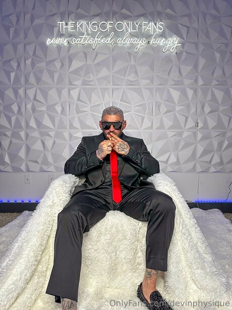 Devinphysique beautiful model picture