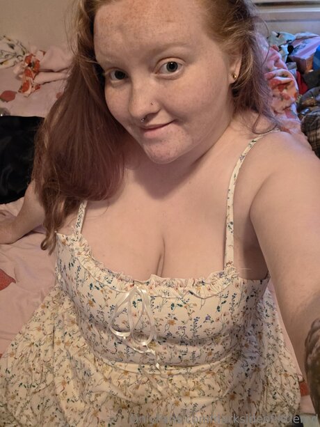 Darksideoflittlered erotic model galleries