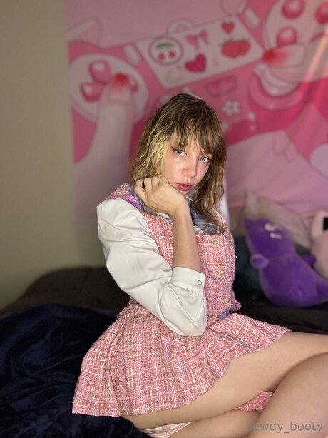 Bellathrnexo star nudes photo