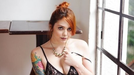 Showliana star adult pic