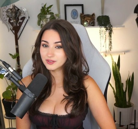 Palmbee pornstar sexy image