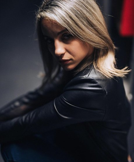 Laure Valee model sex pics