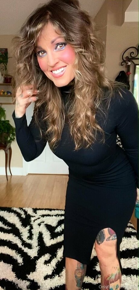 janine model sexy pic