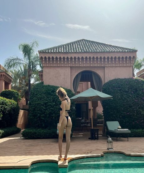 izemnb star naked img