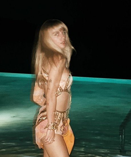 Eda Zamanpur model photo