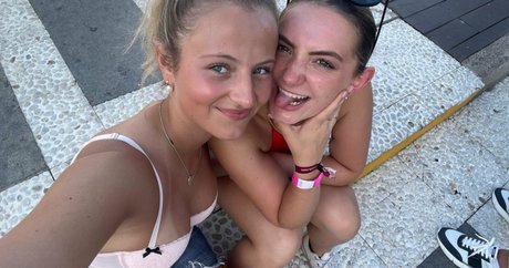 Rosie Bentham nude model picture