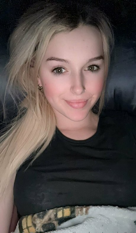 jordanlewis18 model sexy photo