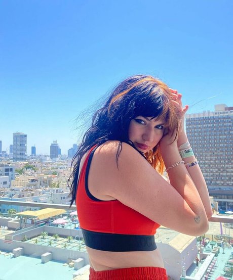 Gayle model xxx photo