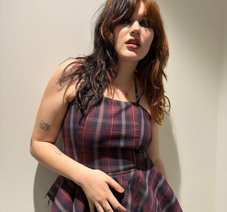 Gayle model exclusive img